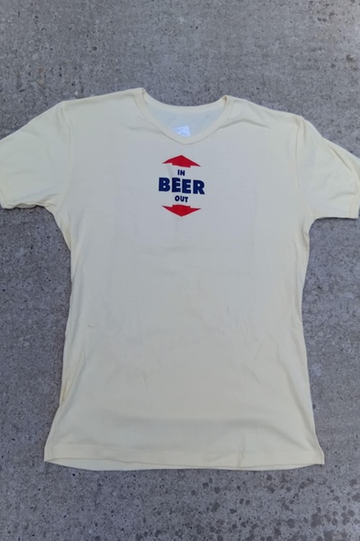 Muška majica sa štampanom in Beer out